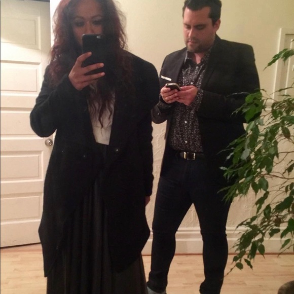 Meet your Posher, Jordan and Crystal - Picture 2 of 6